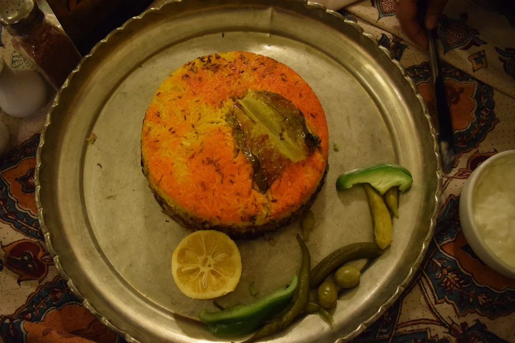 کلم‌پلوی شیرازی، از غذاهای محلی شیراز