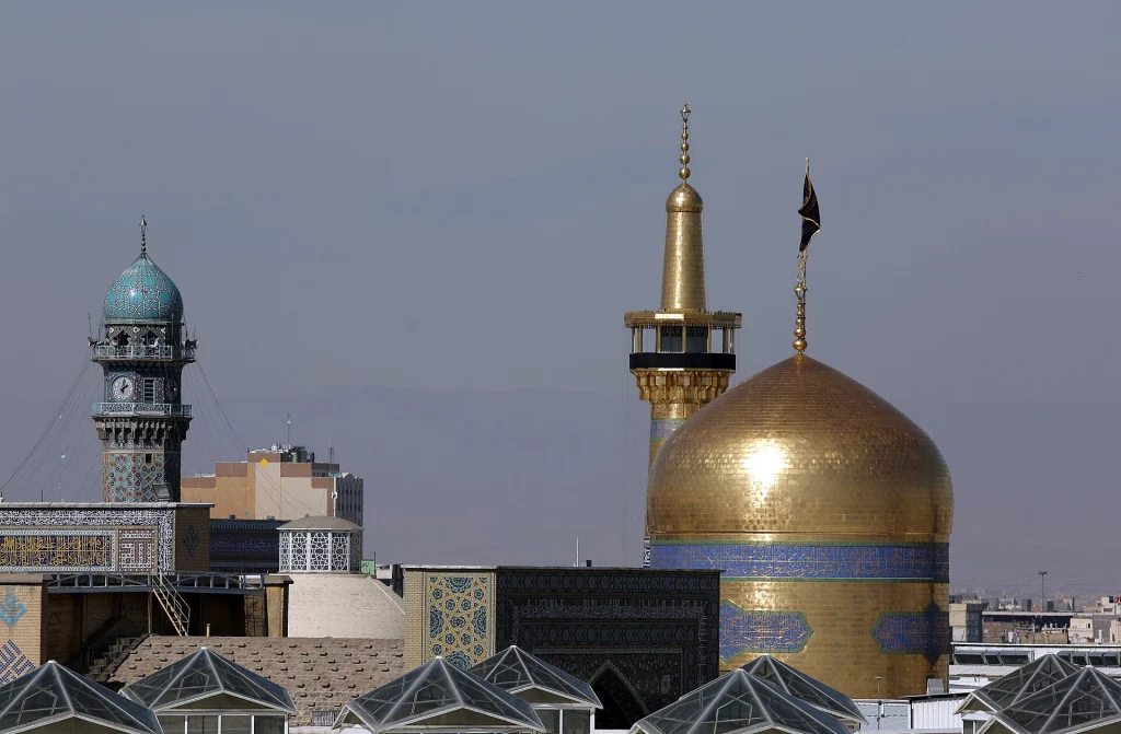 گنبد طلای حرم امام رضا، از دیدنی‌های شاخص مشهد