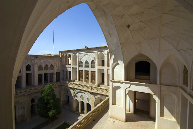 چطور اقامتگاه مناسب سفرمان را انتخاب کنیم